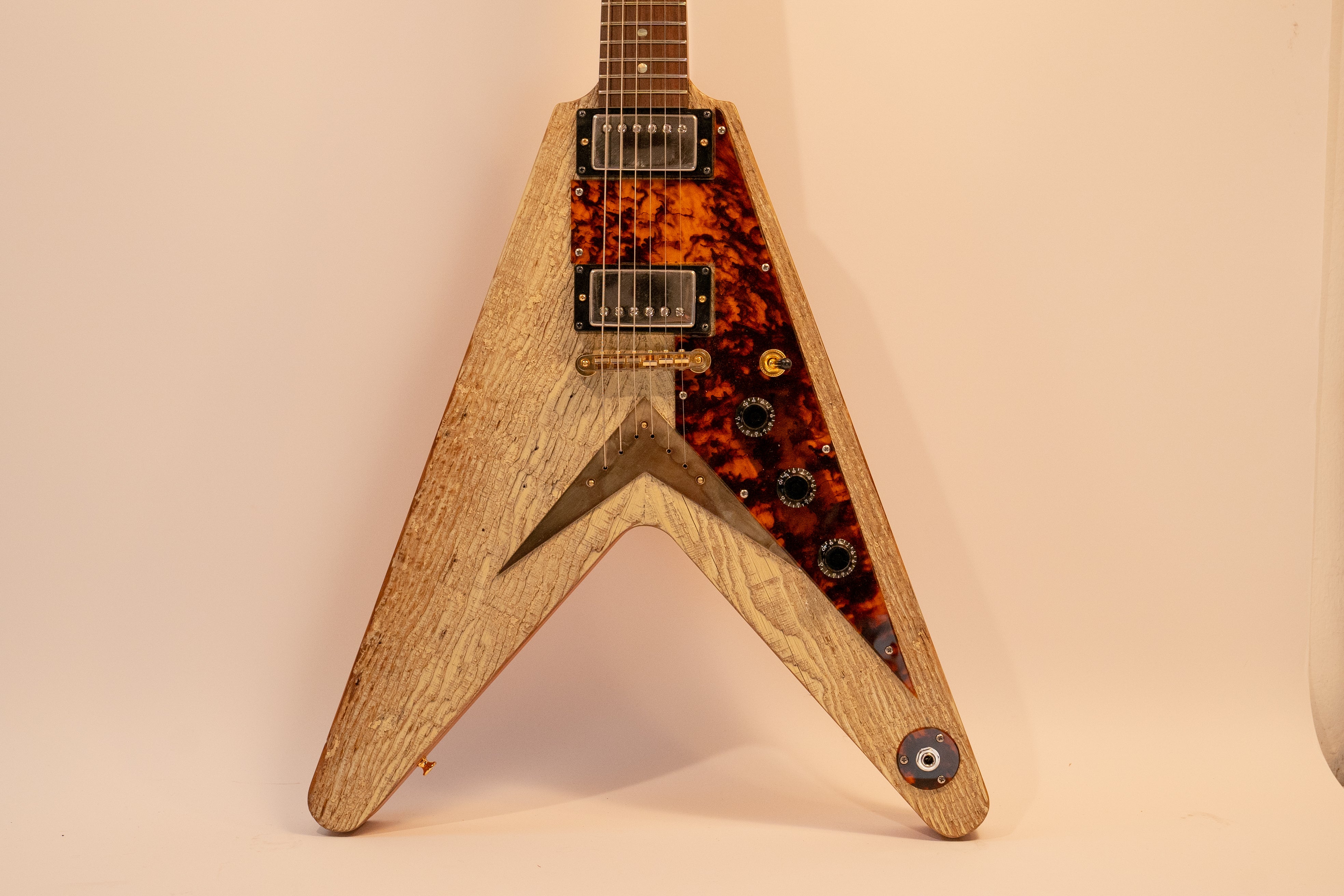 Veronica Guitar Concrete Blonde body detail