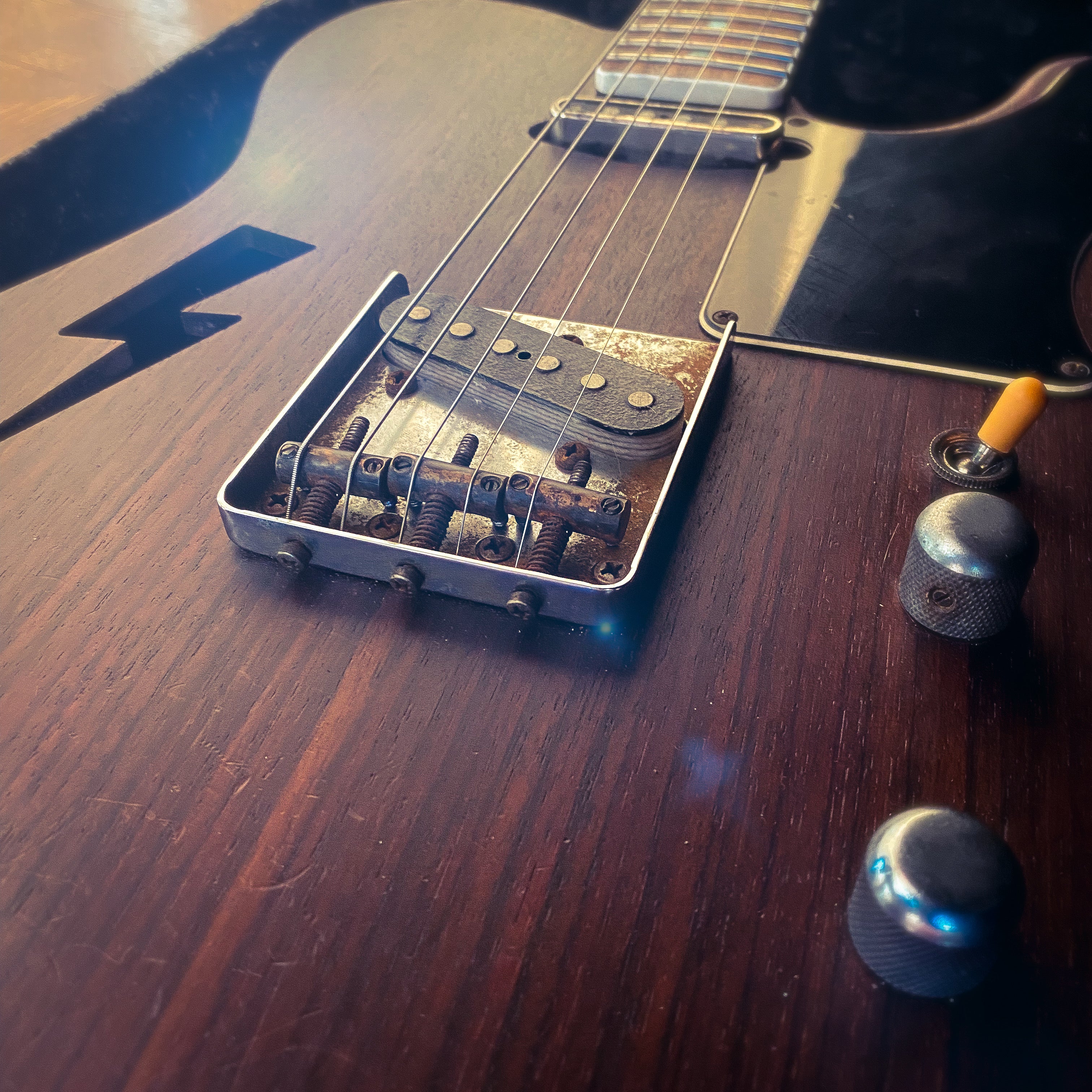 Custom Shop Lightning Hole / Semi Hollow Tele